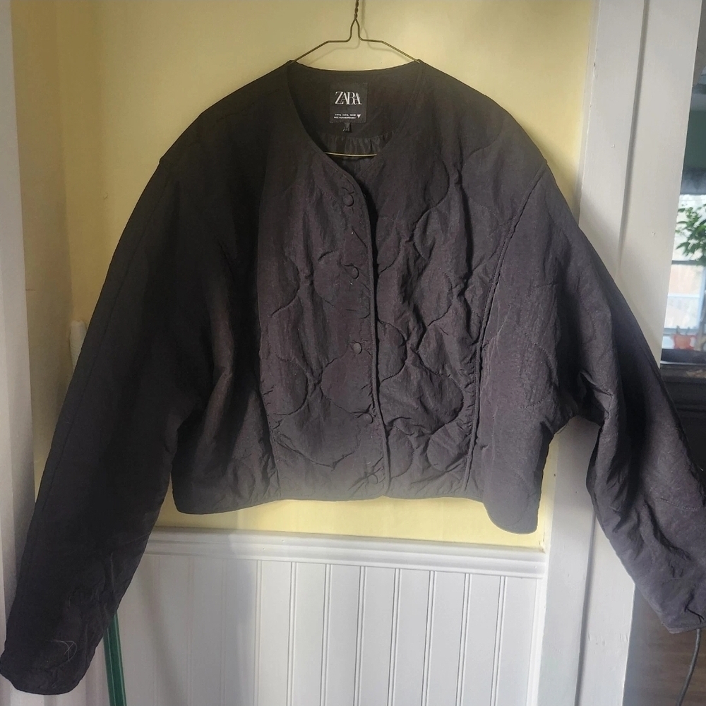 Zara Women's Black Puffer Jacket XL